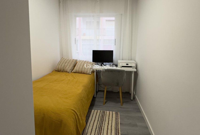 Resale - APARTMENT -
TORREVIEJA - Center