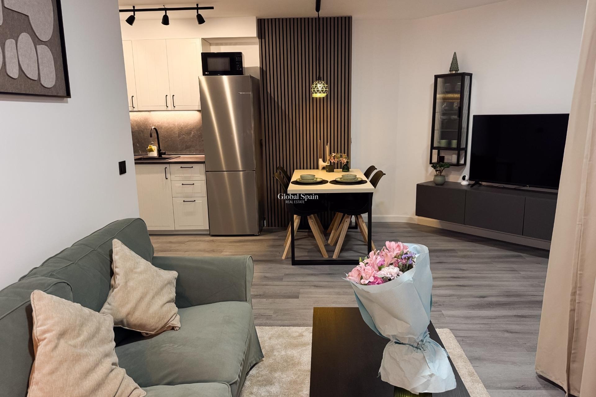 Resale - APARTMENT -
TORREVIEJA - Center