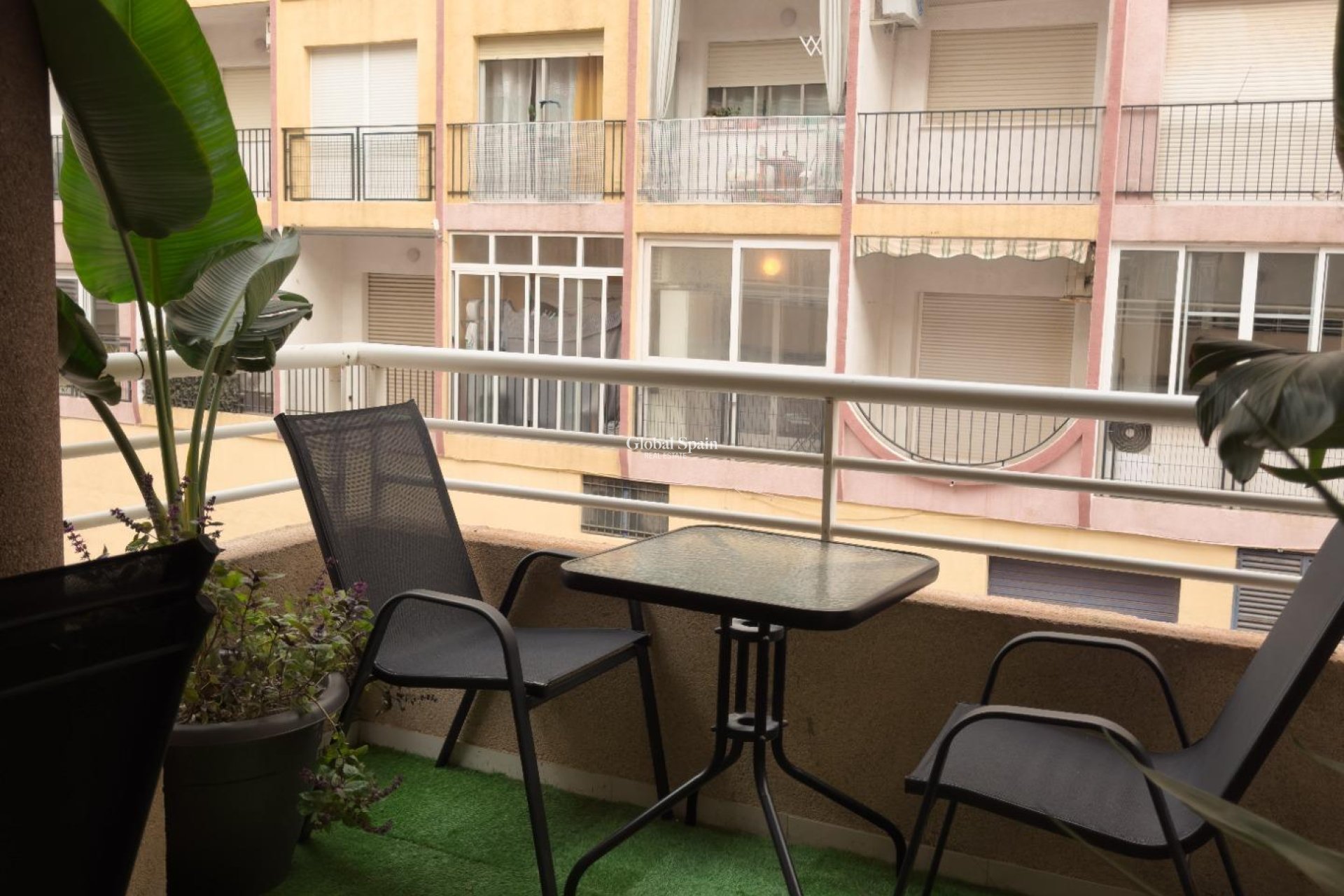 Resale - APARTMENT -
TORREVIEJA - Center