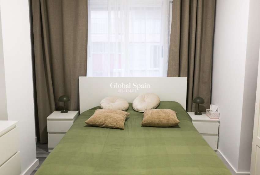 Resale - APARTMENT -
TORREVIEJA - Center
