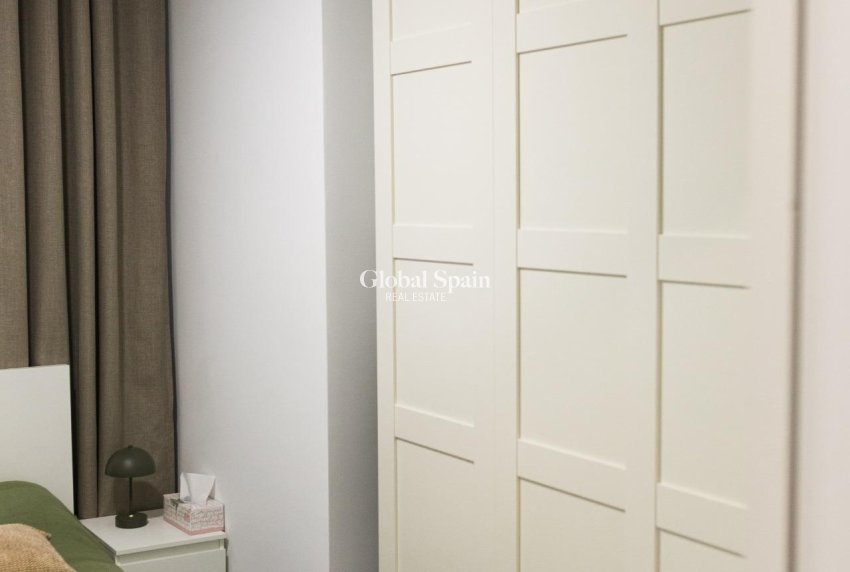 Resale - APARTMENT -
TORREVIEJA - Center