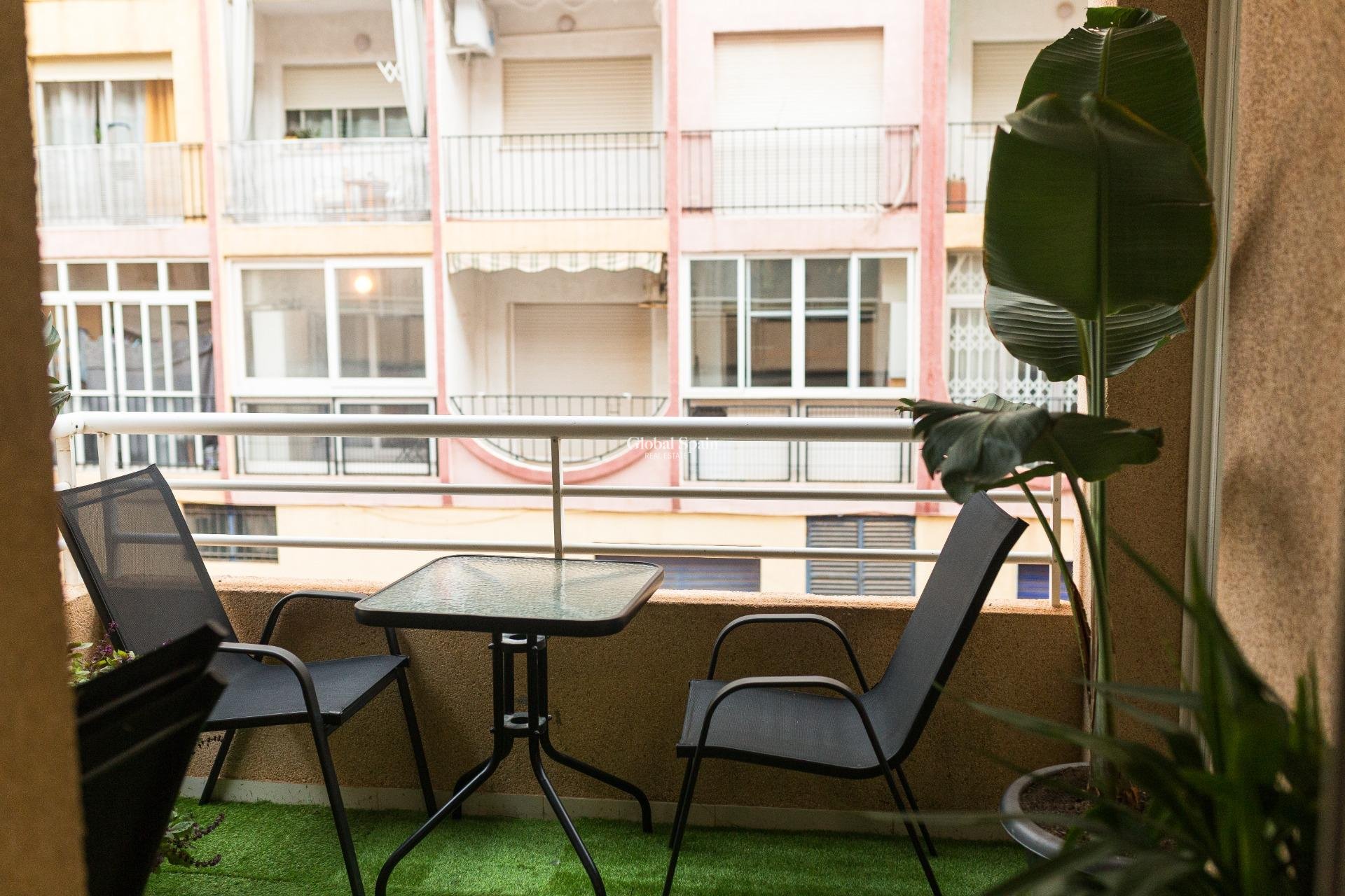 Resale - APARTMENT -
TORREVIEJA - Center