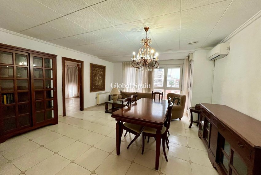 Resale - APARTMENT -
TORREVIEJA - Center