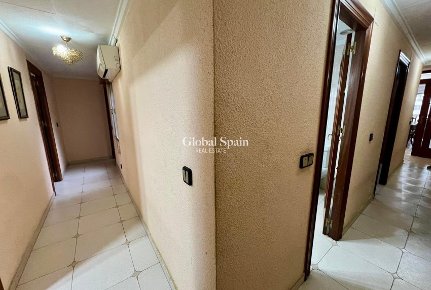 Resale - APARTMENT -
TORREVIEJA - Center