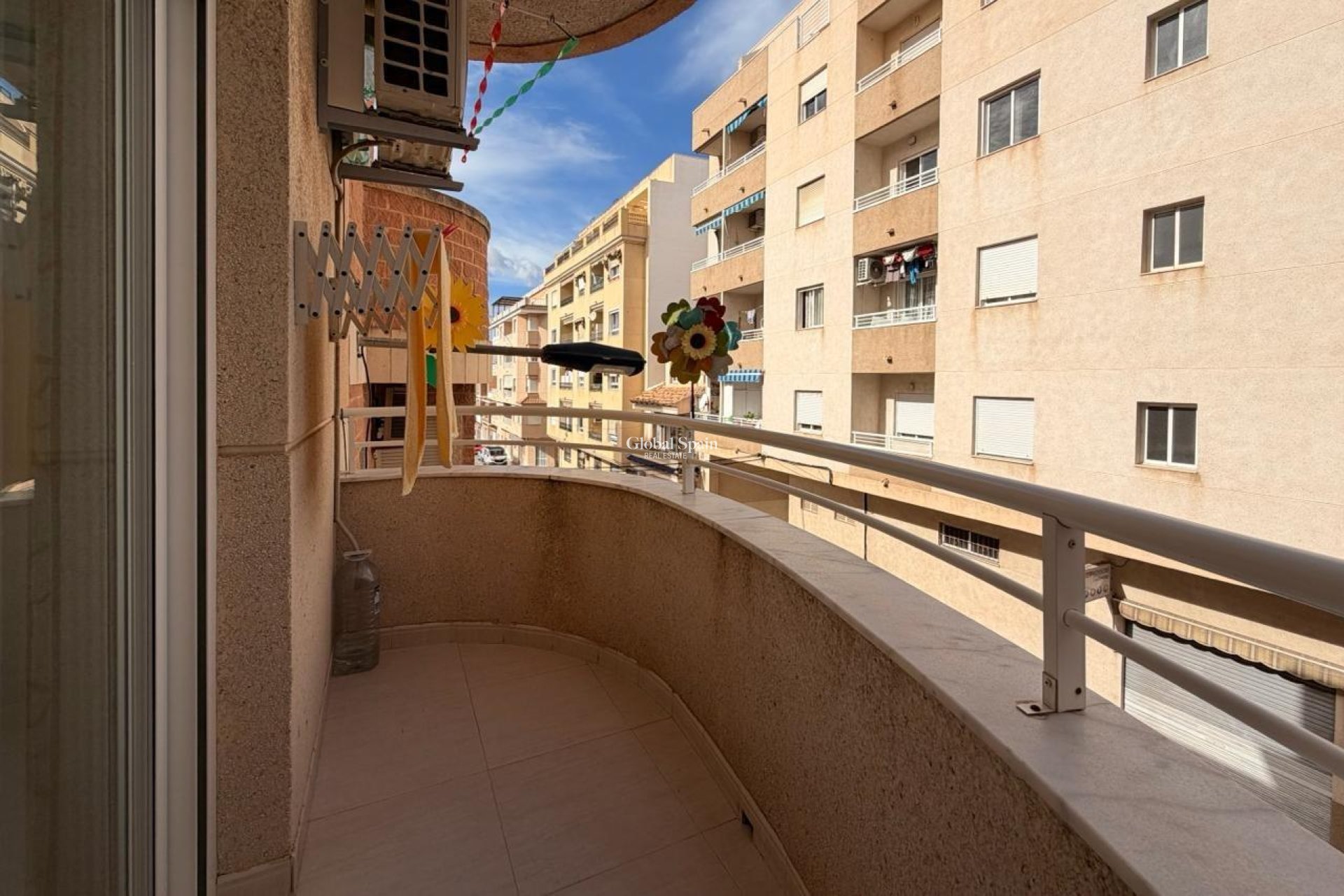 Resale - APARTMENT -
TORREVIEJA - Center