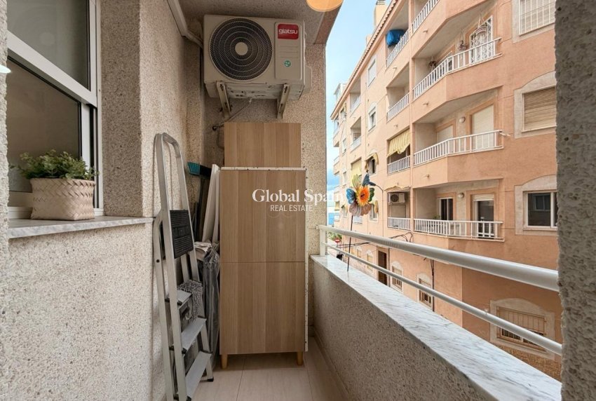 Resale - APARTMENT -
TORREVIEJA - Center