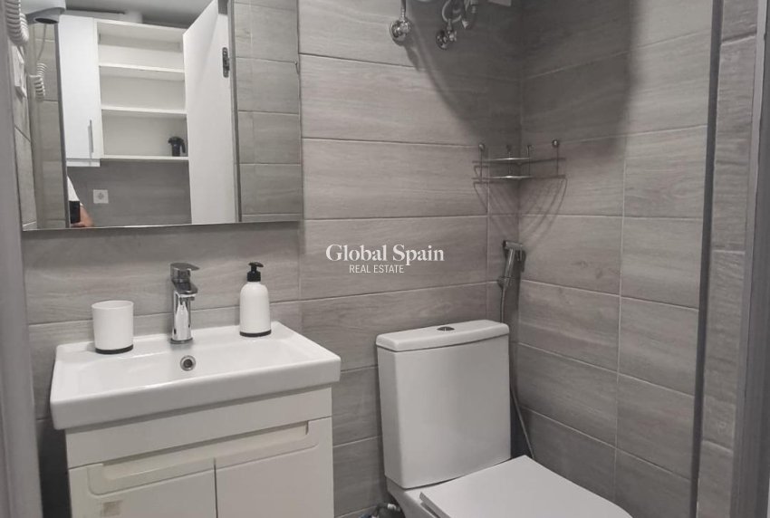 Resale - APARTMENT -
TORREVIEJA - Center