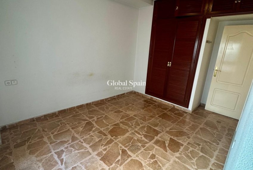 Resale - APARTMENT -
TORREVIEJA - Center