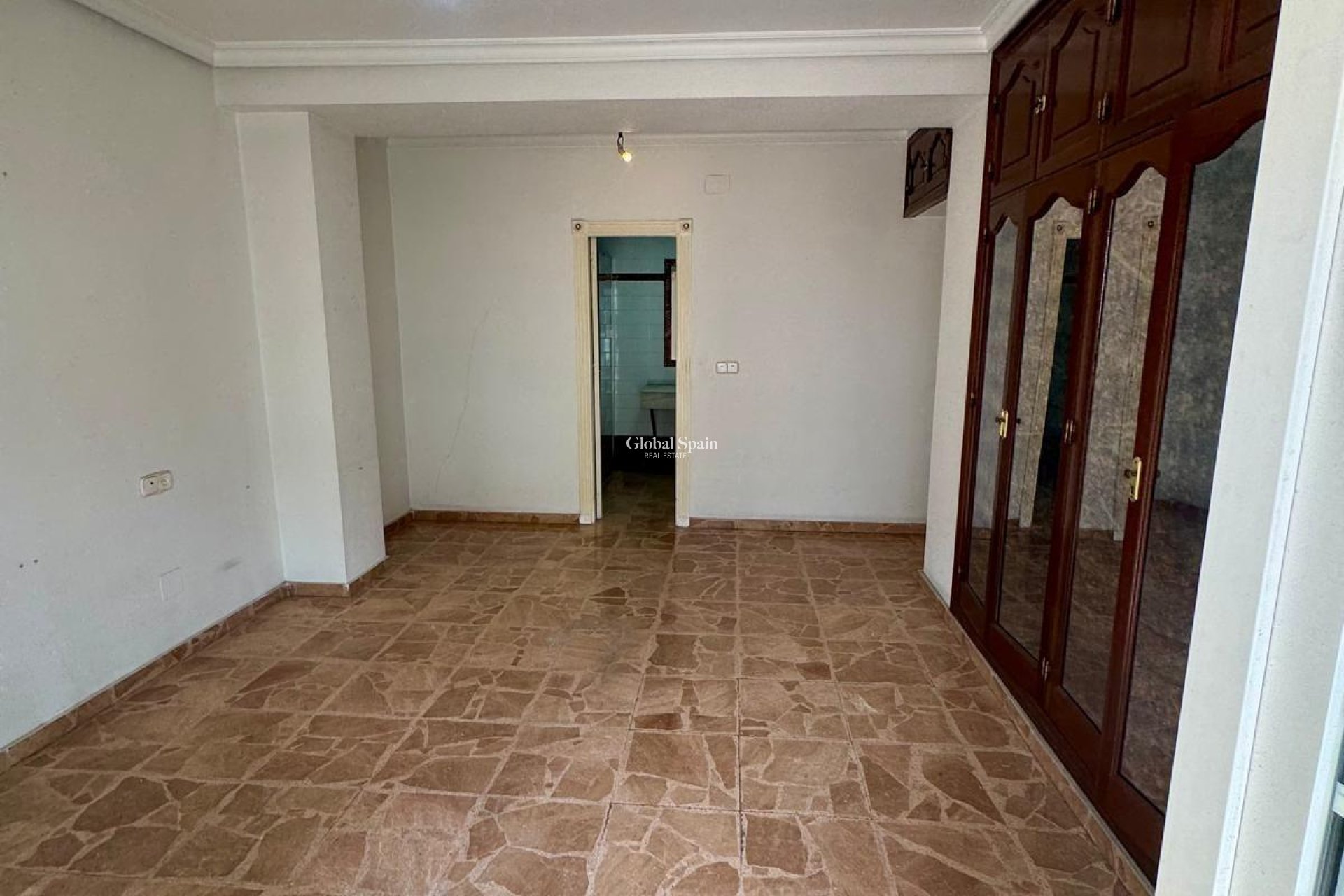 Resale - APARTMENT -
TORREVIEJA - Center