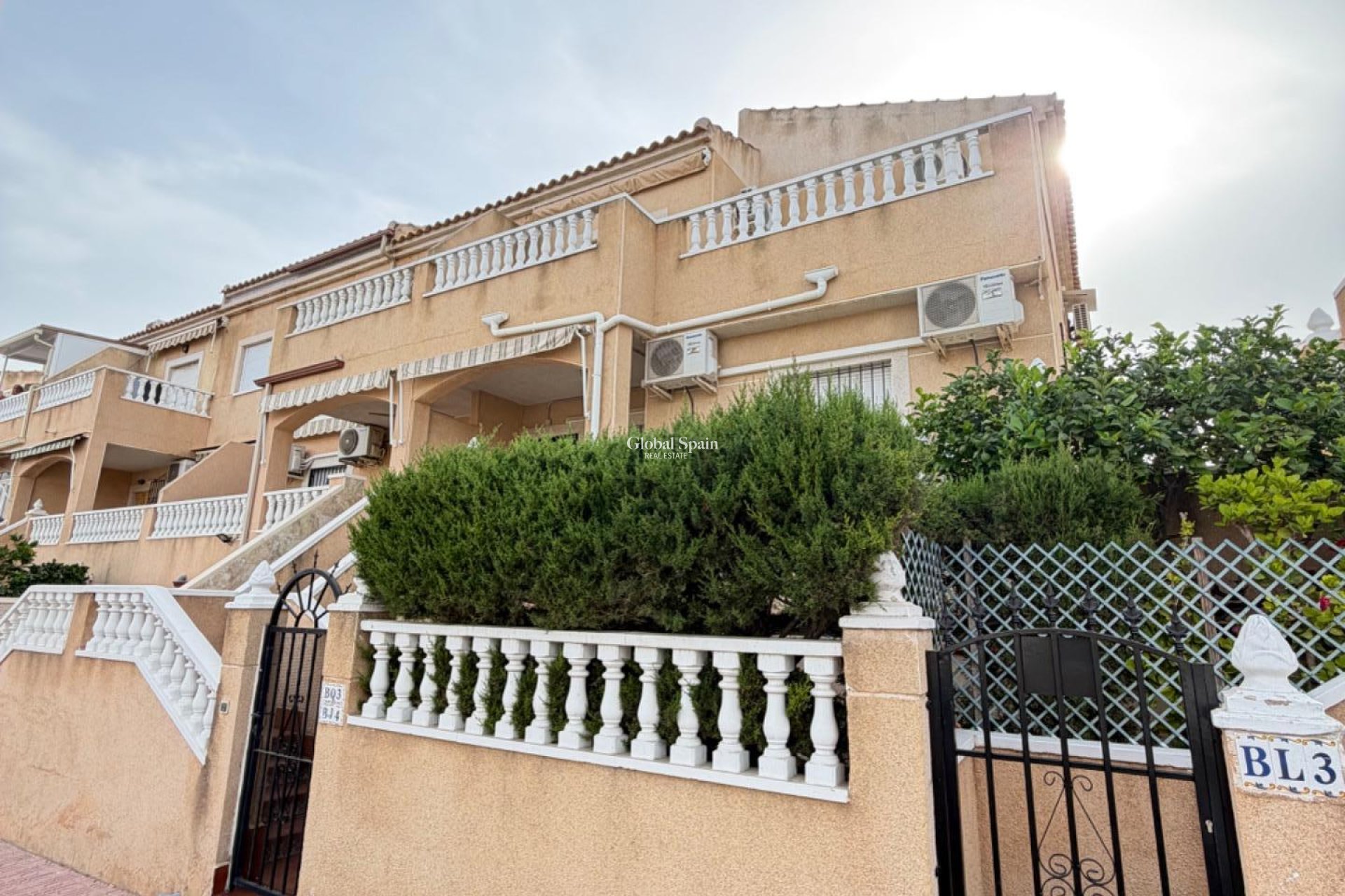 Resale - APARTMENT -
TORREVIEJA - Center