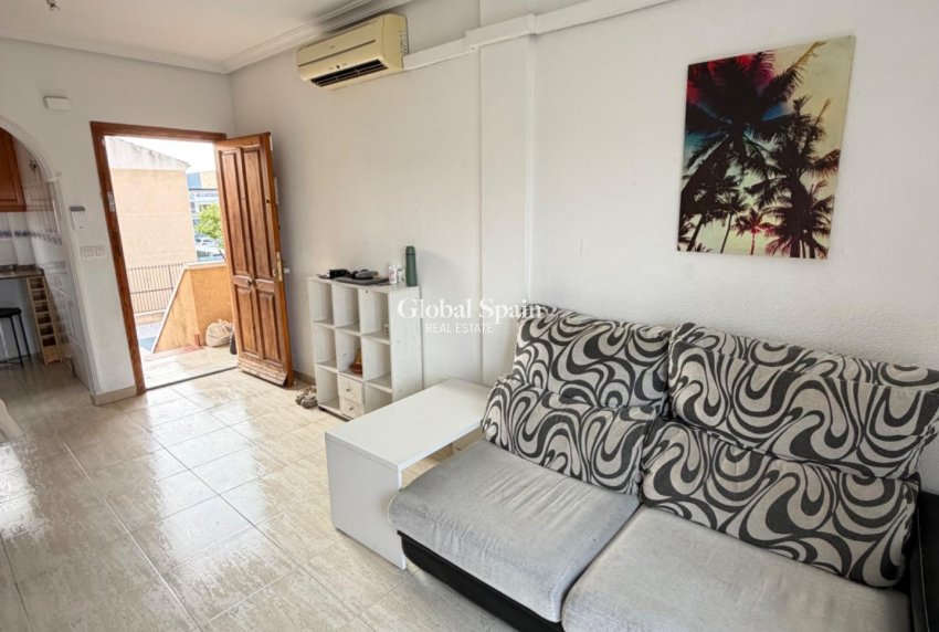Resale - APARTMENT -
TORREVIEJA - Center