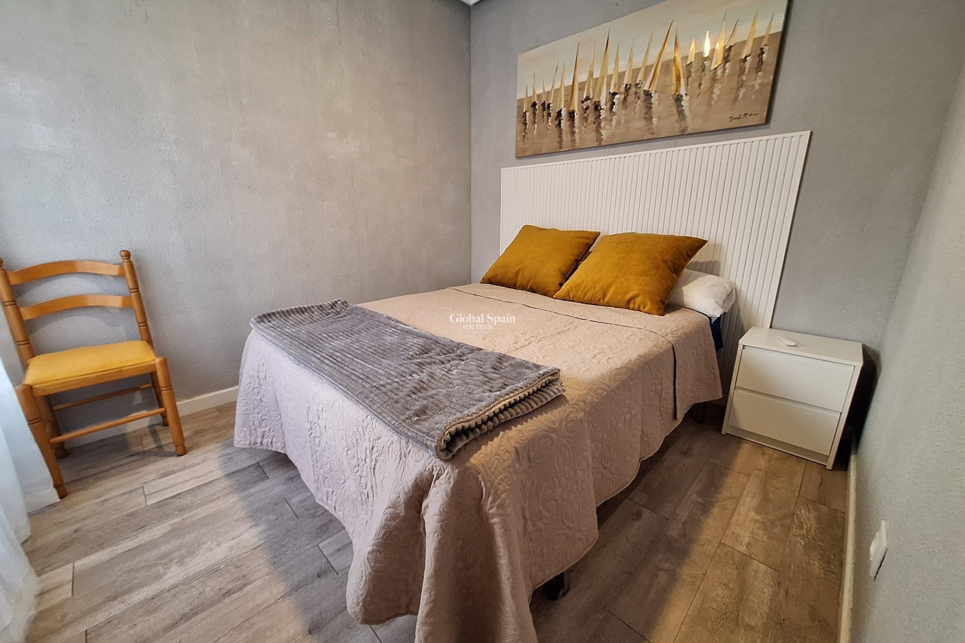 Resale - APARTMENT -
TORREVIEJA - Center