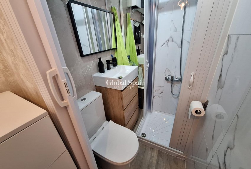 Resale - APARTMENT -
TORREVIEJA - Center