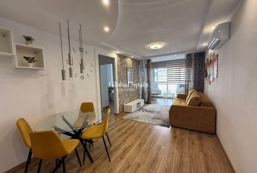 Resale - APARTMENT -
TORREVIEJA - Center