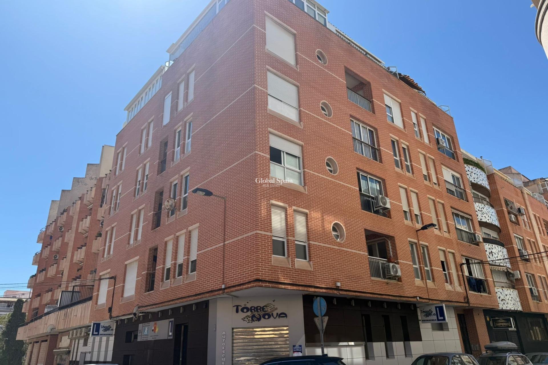 Resale - APARTMENT -
TORREVIEJA - Center