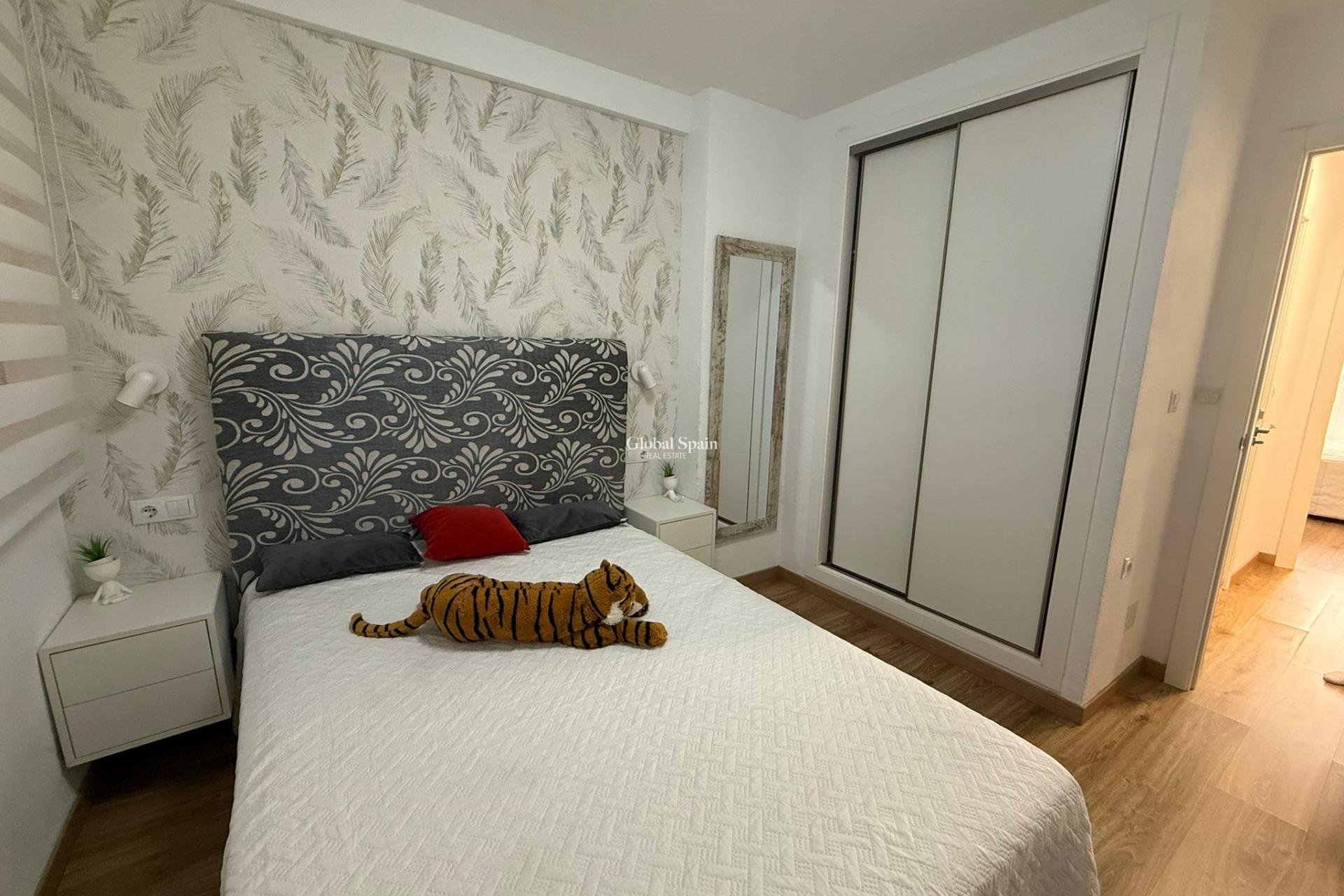 Resale - APARTMENT -
TORREVIEJA - Center