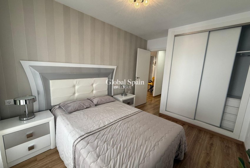Resale - APARTMENT -
TORREVIEJA - Center