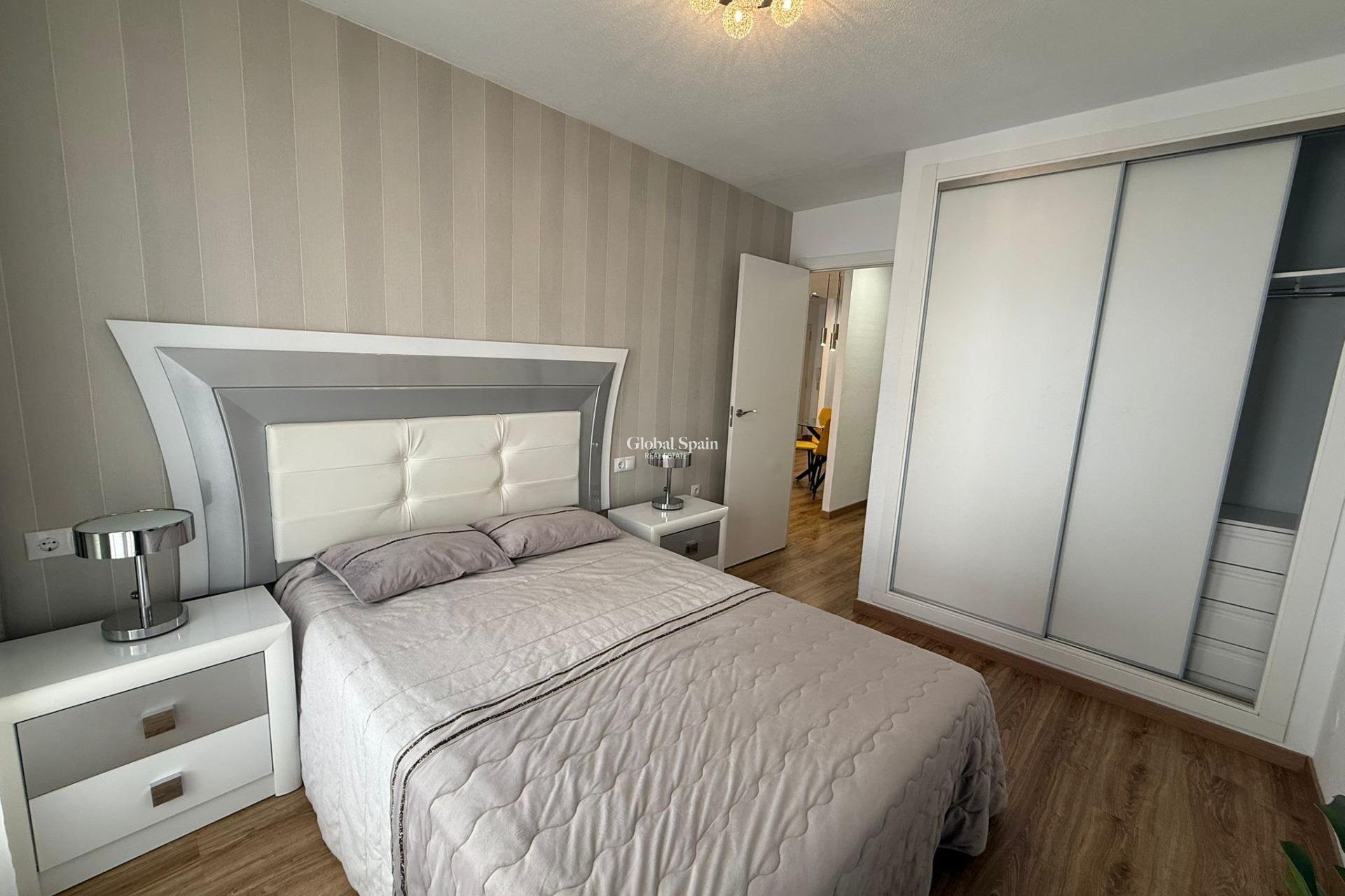 Resale - APARTMENT -
TORREVIEJA - Center