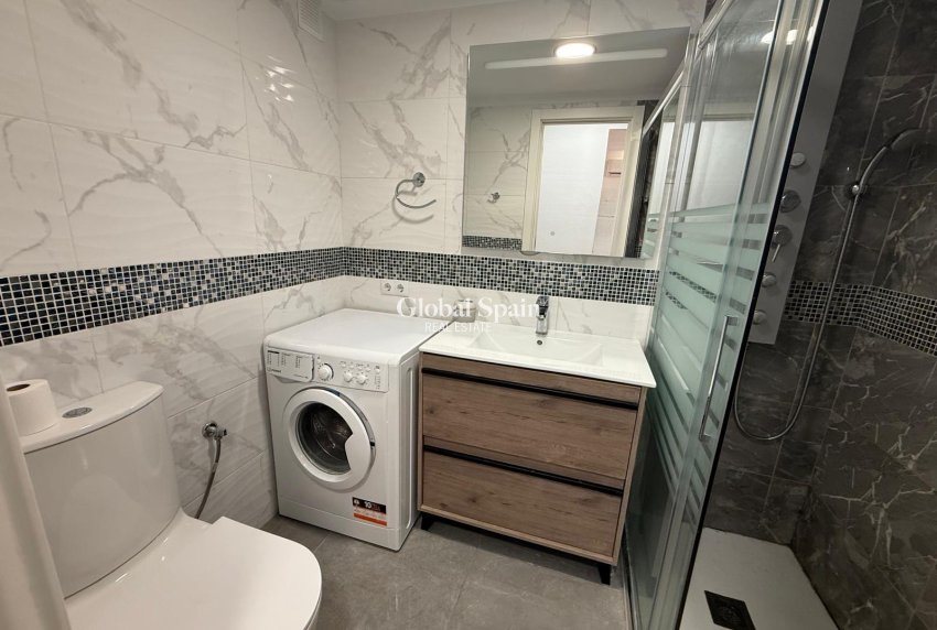 Resale - APARTMENT -
TORREVIEJA - Center