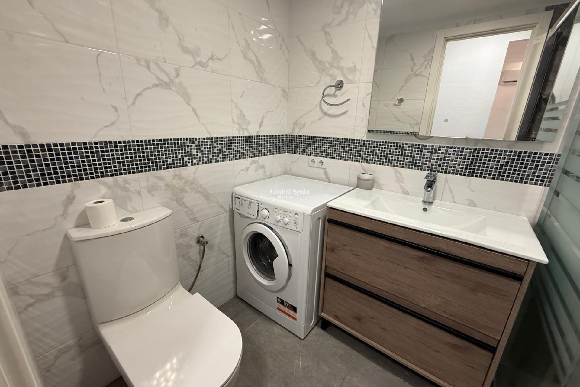 Resale - APARTMENT -
TORREVIEJA - Center