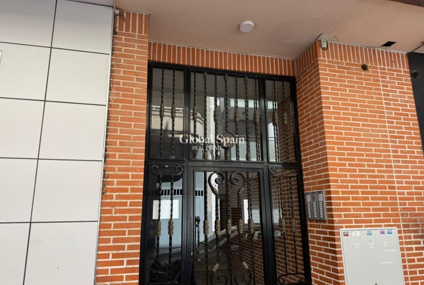 Resale - APARTMENT -
TORREVIEJA - Center