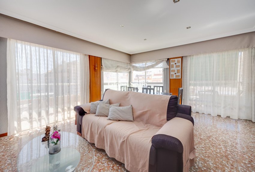Resale - APARTMENT -
TORREVIEJA - Center