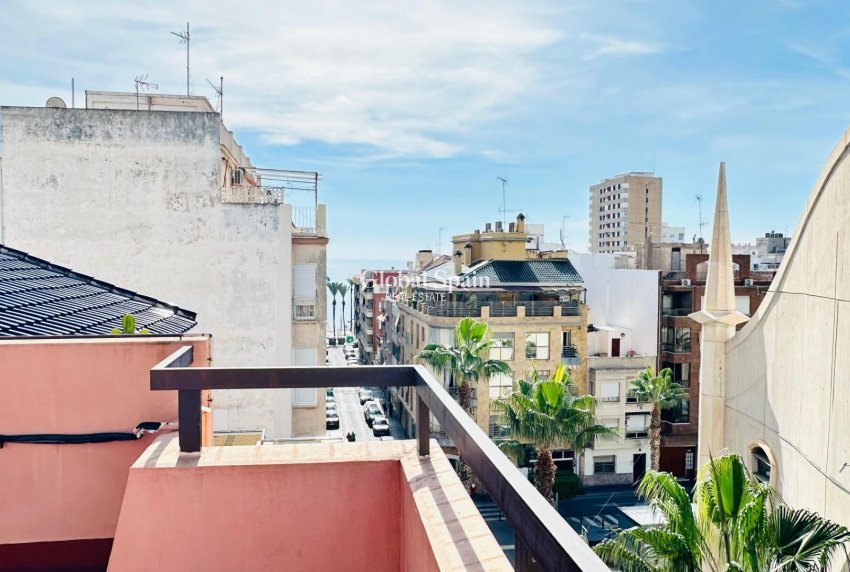 Resale - APARTMENT -
TORREVIEJA - Center