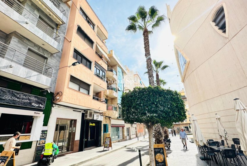Resale - APARTMENT -
TORREVIEJA - Center