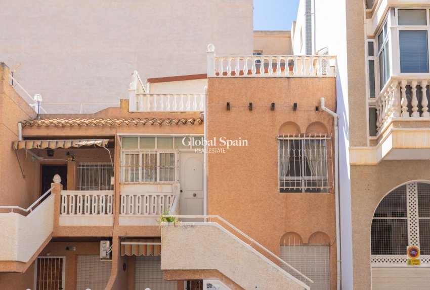 Resale - APARTMENT -
TORREVIEJA - Center