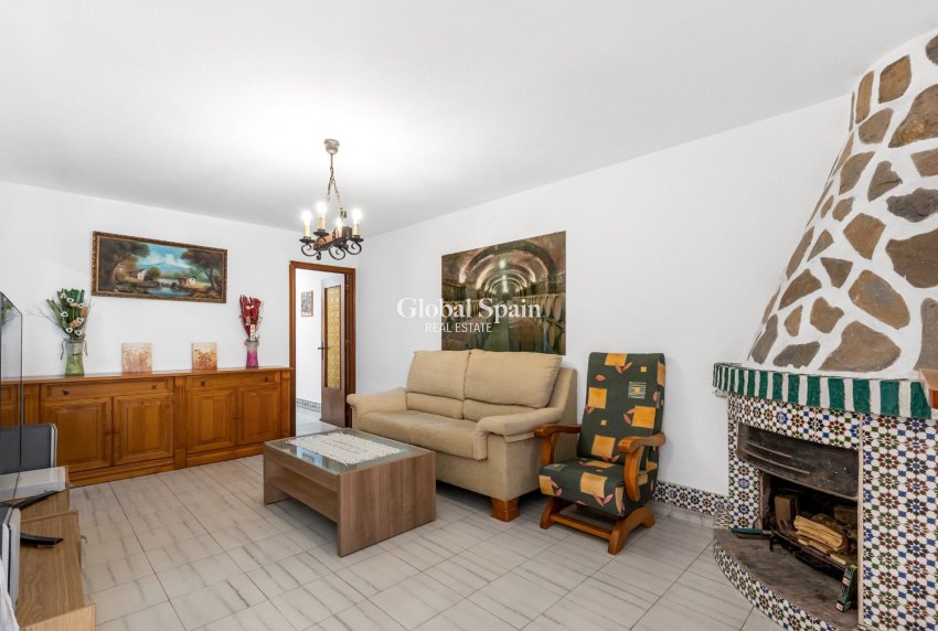 Resale - APARTMENT -
TORREVIEJA - Center