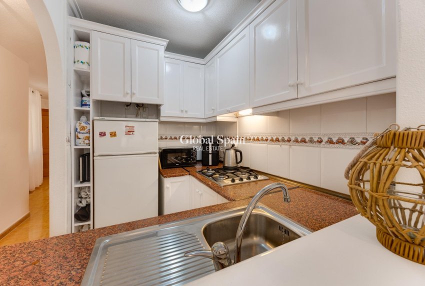Resale - APARTMENT -
TORREVIEJA - Center