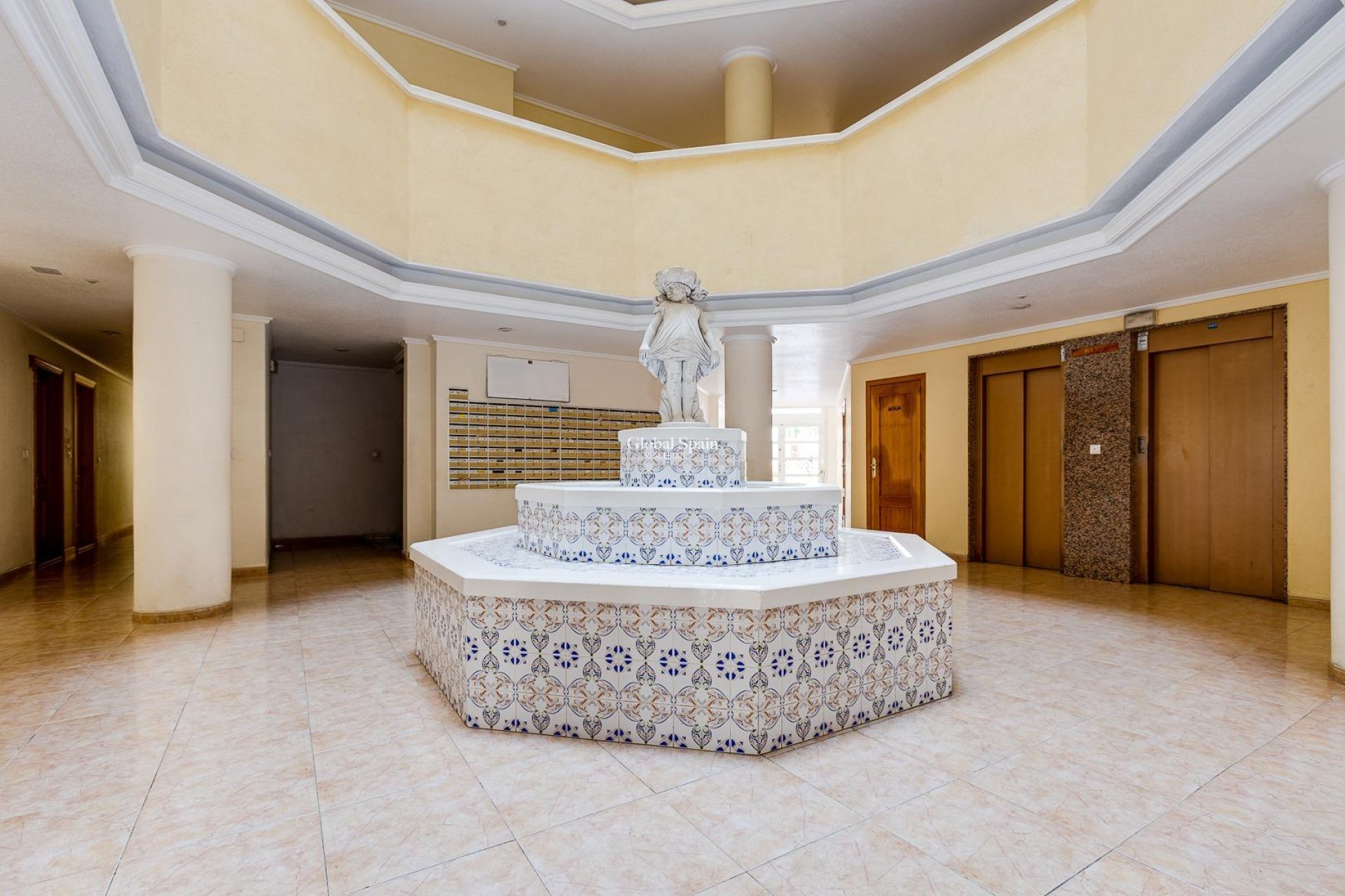 Resale - APARTMENT -
TORREVIEJA - Center