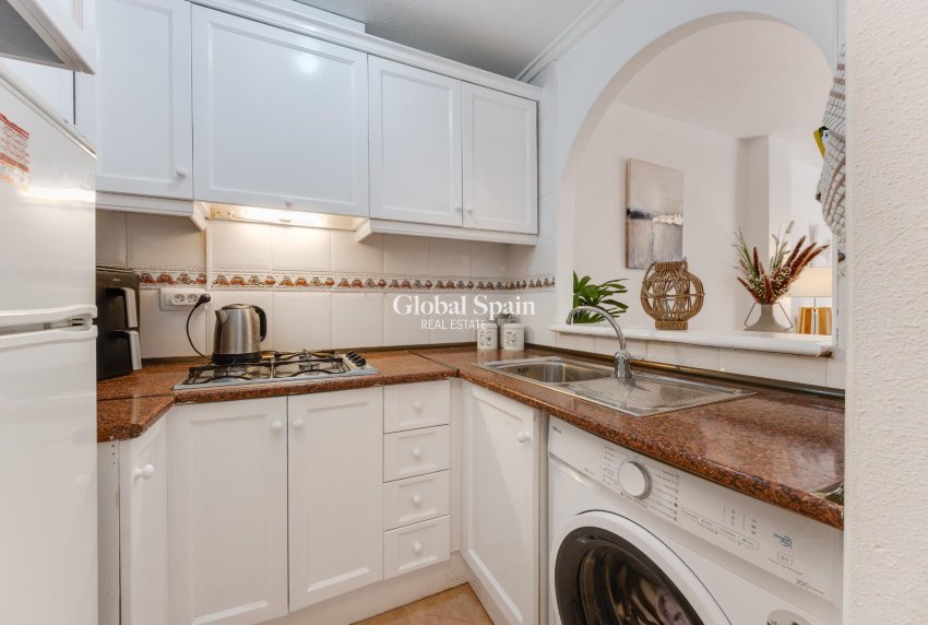 Resale - APARTMENT -
TORREVIEJA - Center