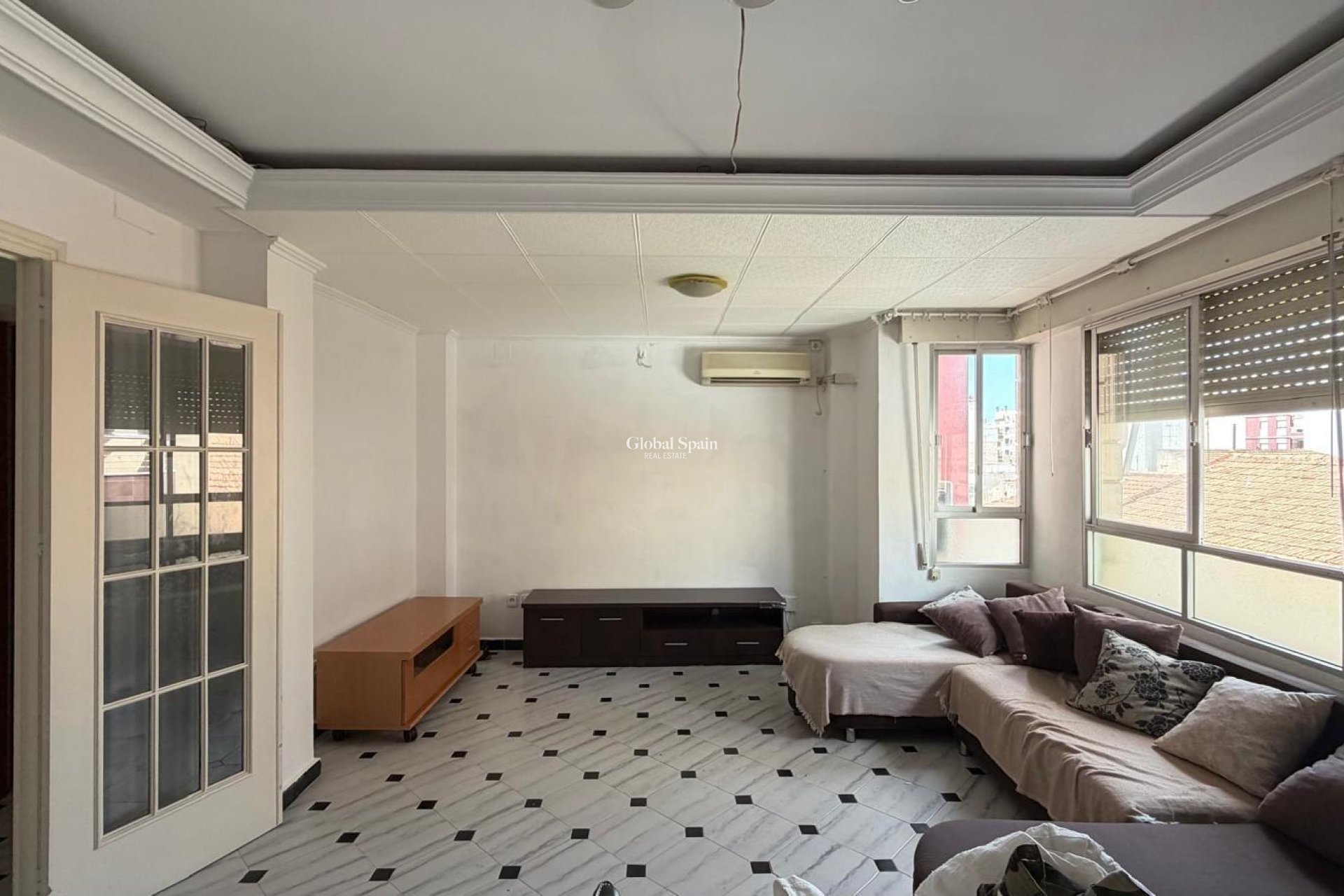 Resale - APARTMENT -
TORREVIEJA - Center