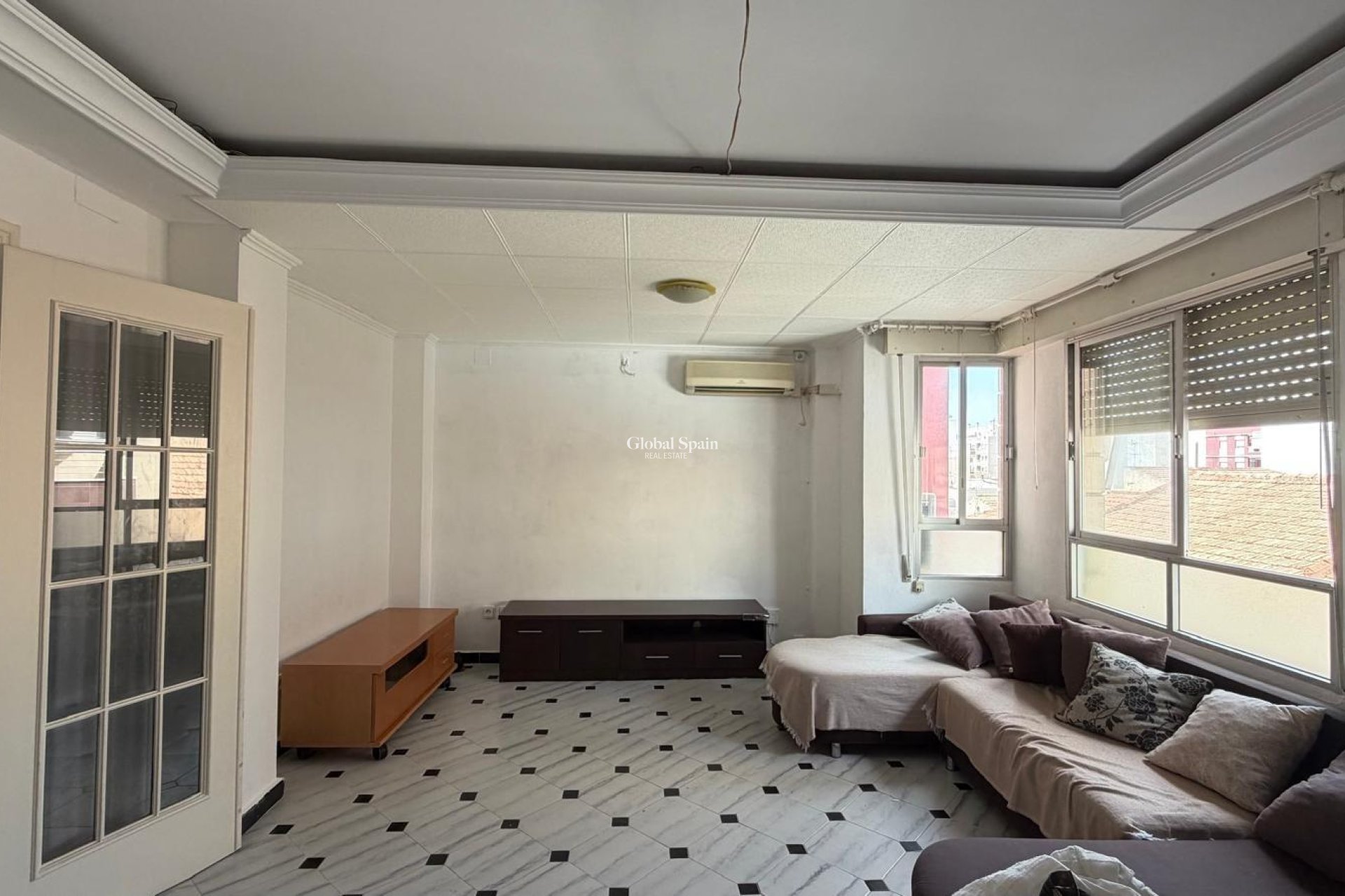 Resale - APARTMENT -
TORREVIEJA - Center