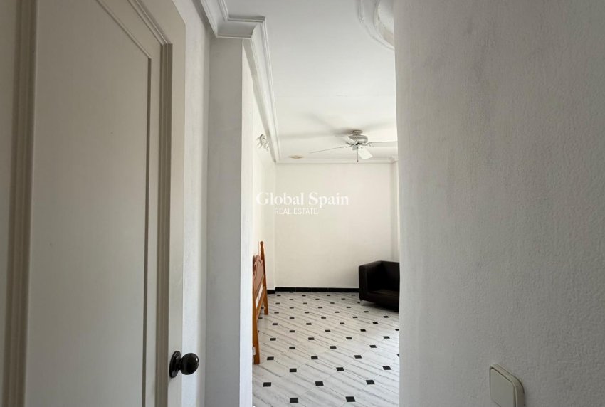 Resale - APARTMENT -
TORREVIEJA - Center