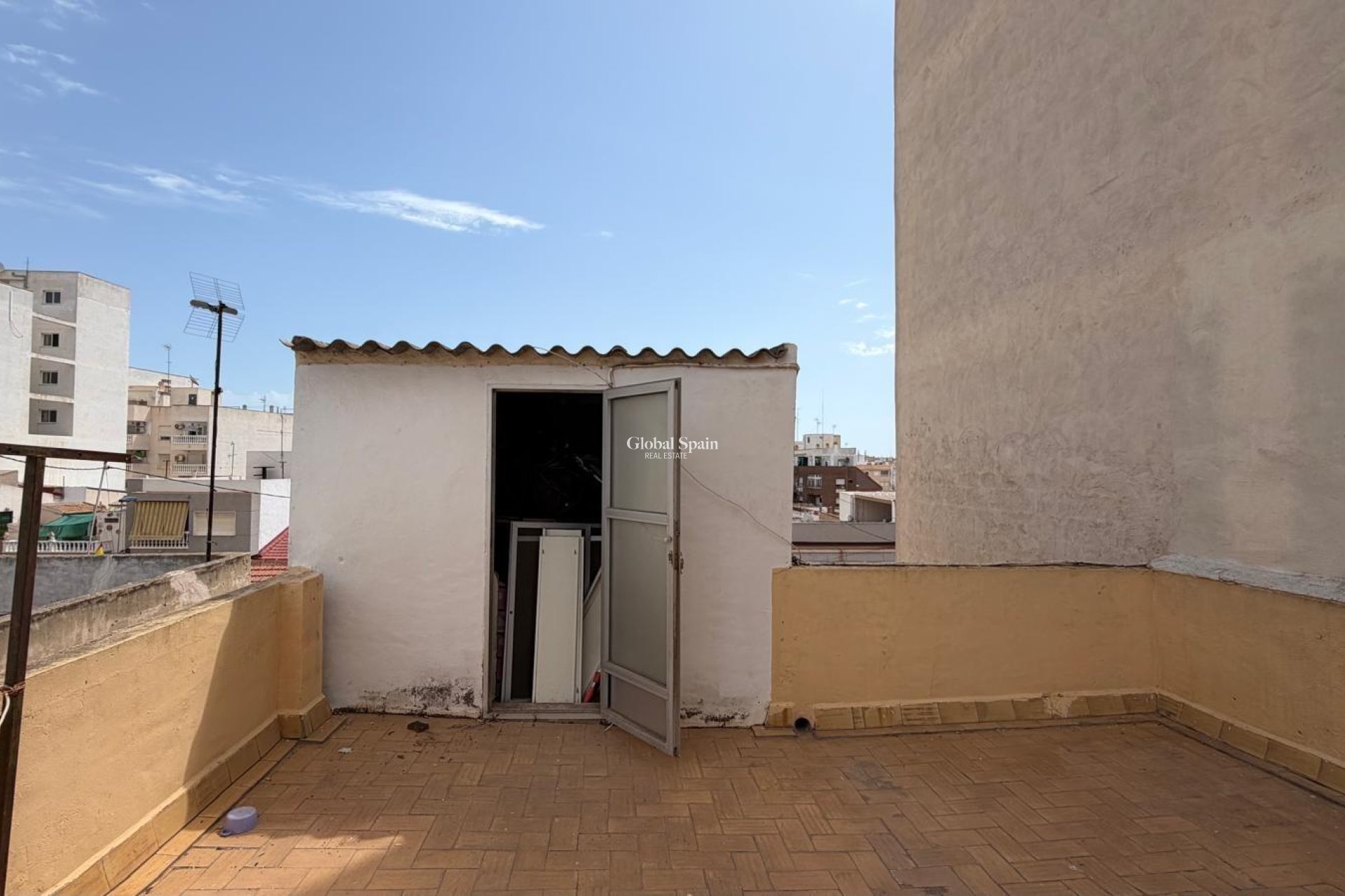 Resale - APARTMENT -
TORREVIEJA - Center