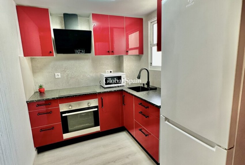 Resale - APARTMENT -
TORREVIEJA - Center