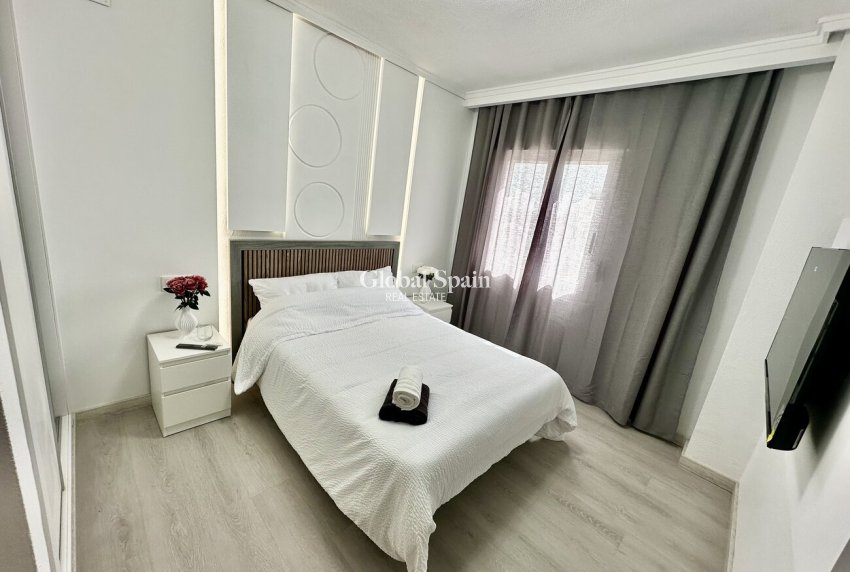 Resale - APARTMENT -
TORREVIEJA - Center