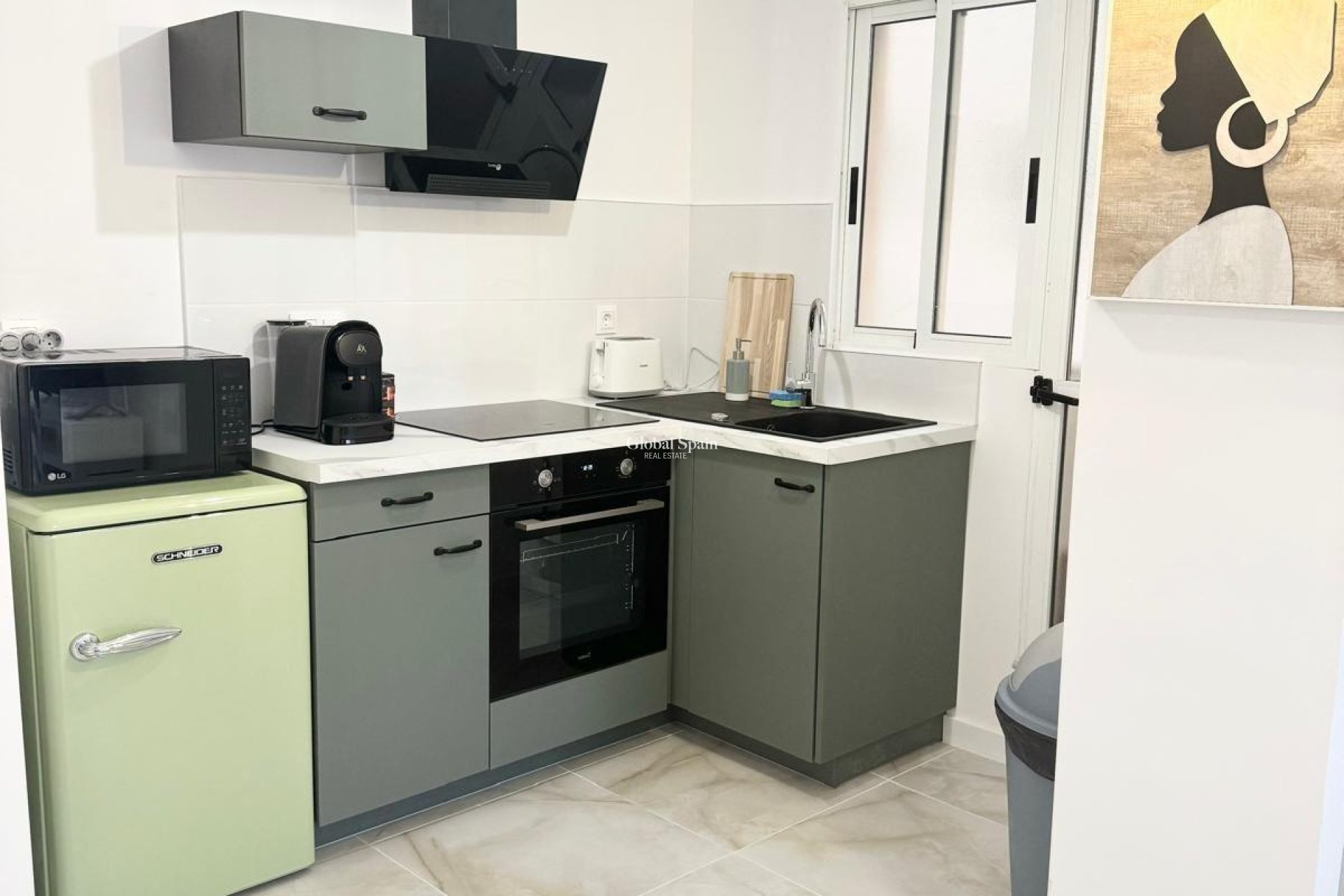 Resale - APARTMENT -
TORREVIEJA - Center