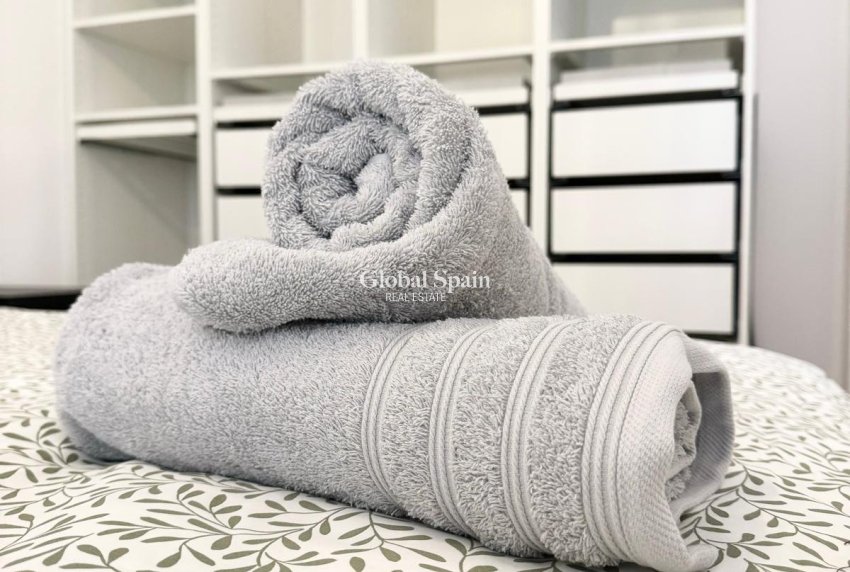 Resale - APARTMENT -
TORREVIEJA - Center