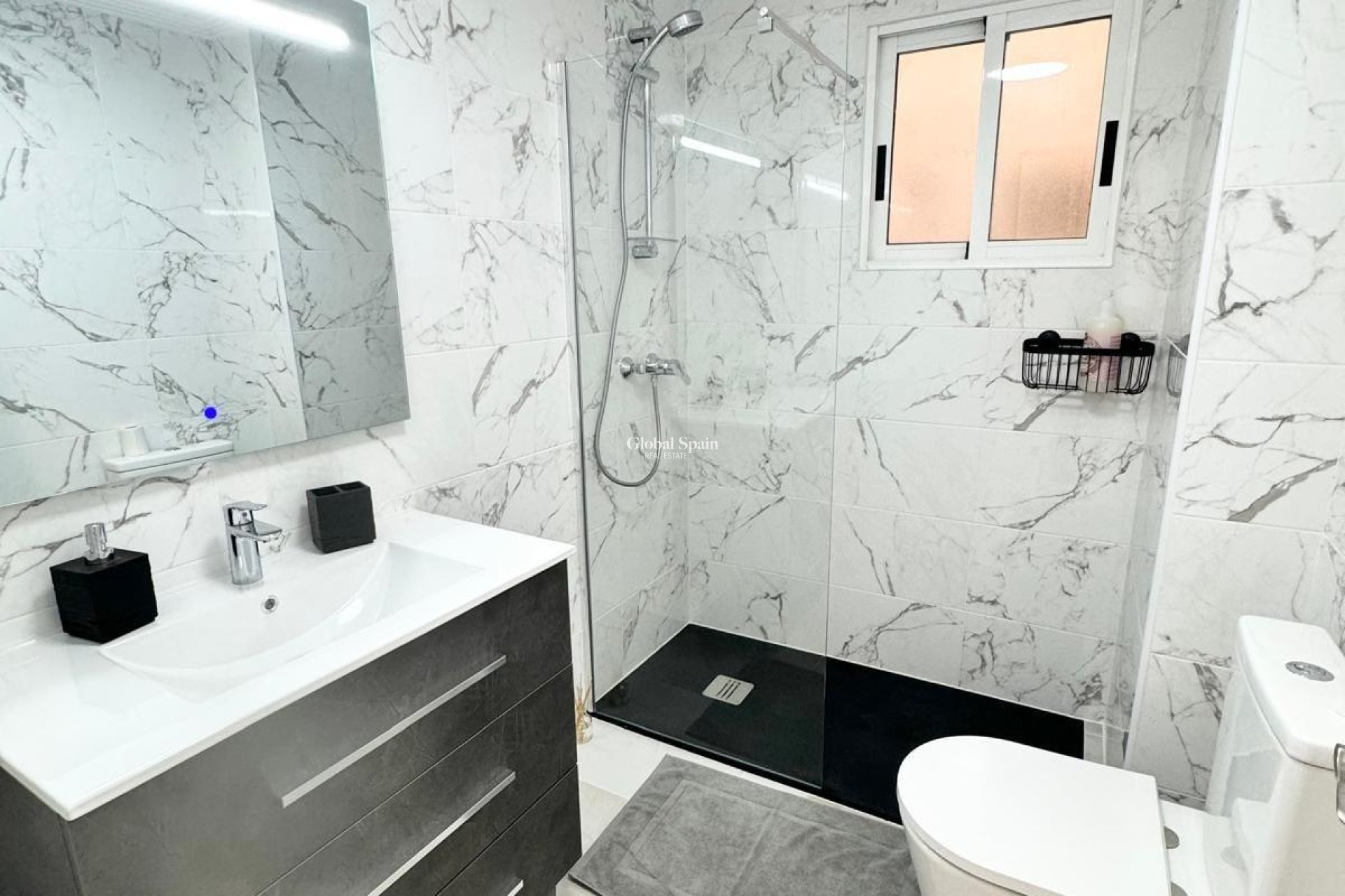 Resale - APARTMENT -
TORREVIEJA - Center