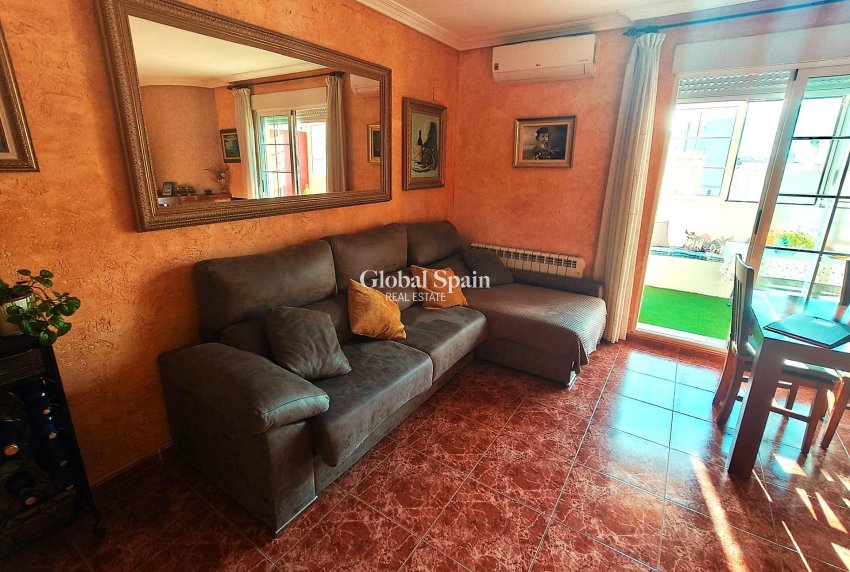 Resale - APARTMENT -
TORREVIEJA - Center