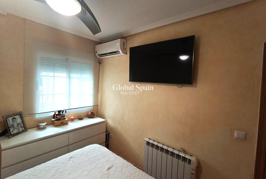 Resale - APARTMENT -
TORREVIEJA - Center