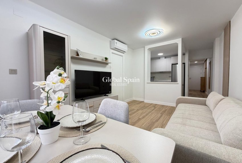 Resale - APARTMENT -
TORREVIEJA - Center