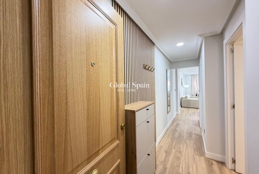 Resale - APARTMENT -
TORREVIEJA - Center