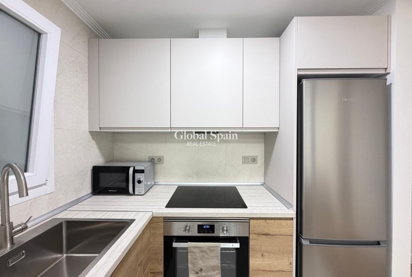 Resale - APARTMENT -
TORREVIEJA - Center