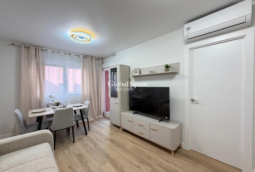 Resale - APARTMENT -
TORREVIEJA - Center