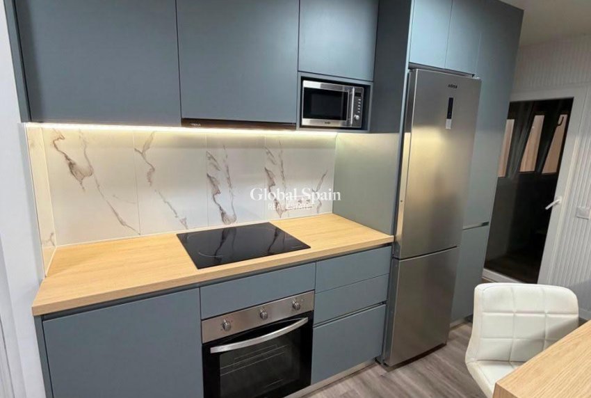 Resale - APARTMENT -
TORREVIEJA - Center
