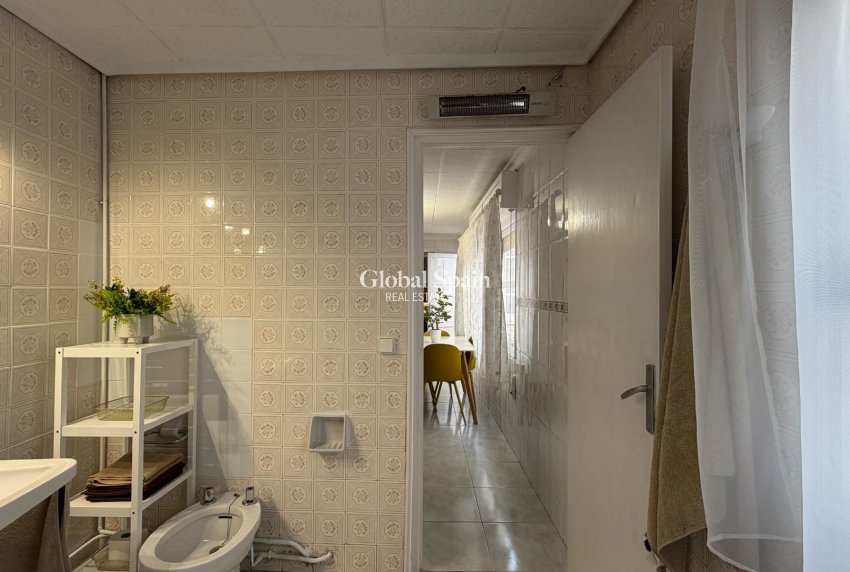 Resale - APARTMENT -
TORREVIEJA - Center
